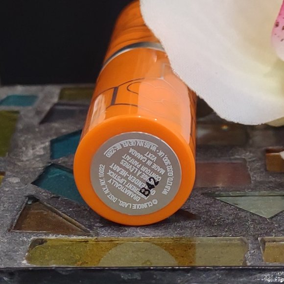 Clinique Dramatically Different Lipstick (Tender-Heart) - Picture 3 of 4